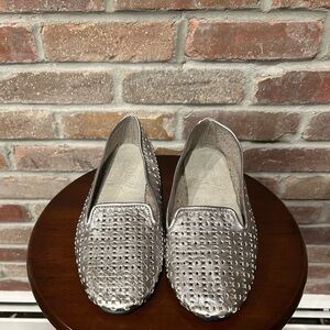 Aerosols Stich ‘N Turn Silver Nubuck Leather Casual Flats Size 9. Never Worn.